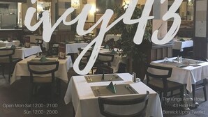 Ảnh chưa phân loại, 4 trong số 52 ảnh, nút