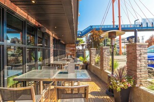 Daily full breakfast (CAD 10 per person)