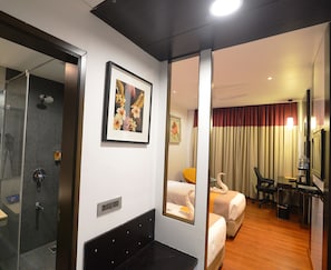 Deluxe Double Room | Premium bedding, in-room safe, desk, laptop workspace