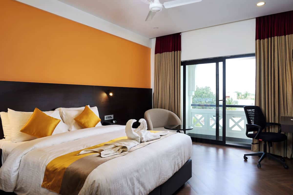superior room / annex building (balcony view) | premium bedding, in-room safe, desk, laptop workspace
