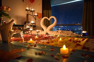 朝食、ランチ、ディナーに営業 (多国籍料理)