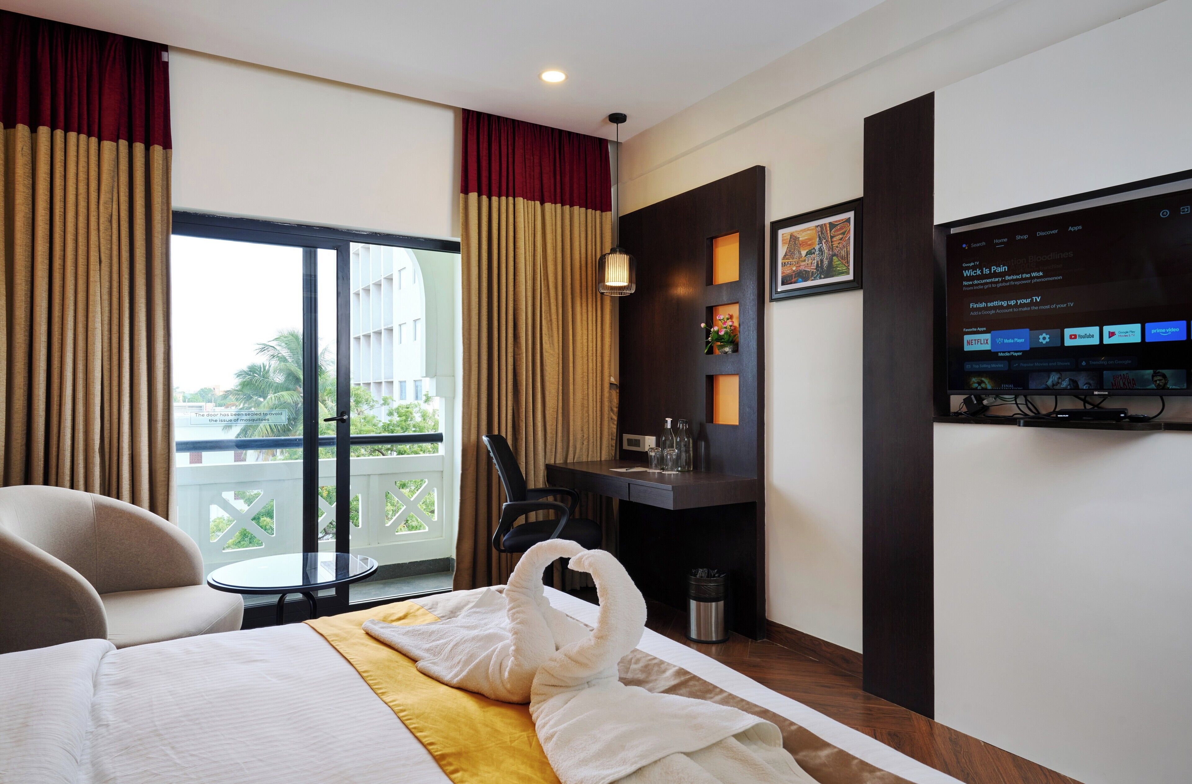 SUPERIOR ROOM / Annex Building (Balcony View) | Premium bedding, in-room safe, desk, laptop workspace