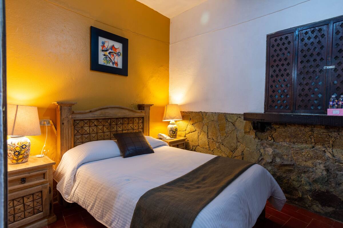 Standard Room | In-room safe, iron/ironing board, free WiFi