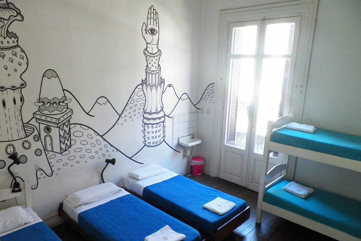 Quintuple Room Shared bathroom | Camas supletorias, wifi gratis, ropa de cama