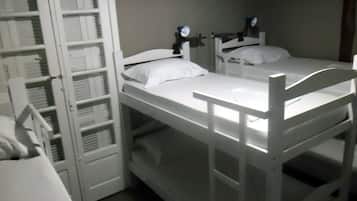 Dormitorio compartido, dormitorio mixto | Cortinas blackout y wifi gratis