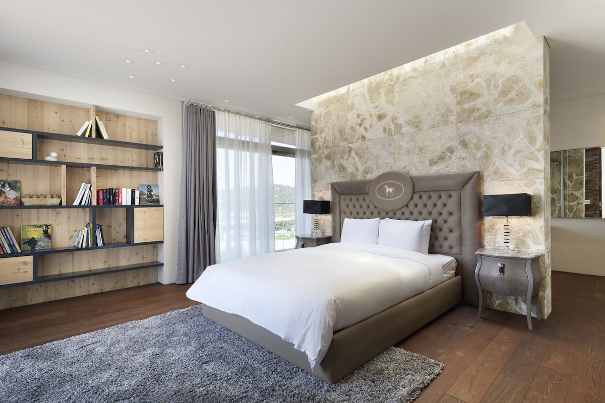 duplex (the castle) (duplex) | 1 bedroom, premium bedding, down duvets, minibar