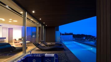 Suite (Bay) (Duplex) | 1 bedroom, premium bedding, down comforters, minibar