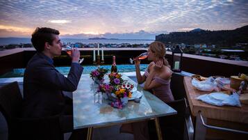 FrĂŒhstĂŒck, lokale und internationale KĂŒche, Blick aufs Meer