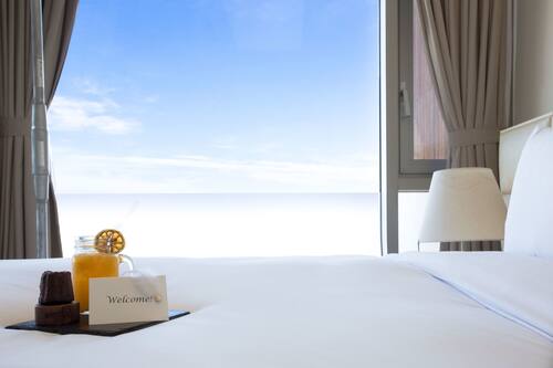 Suite (Bay) (Duplex) | Premium bedding, down duvets, minibar, in-room safe
