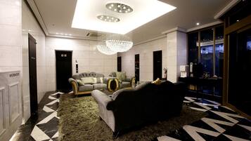 Sala de estar en el lobby