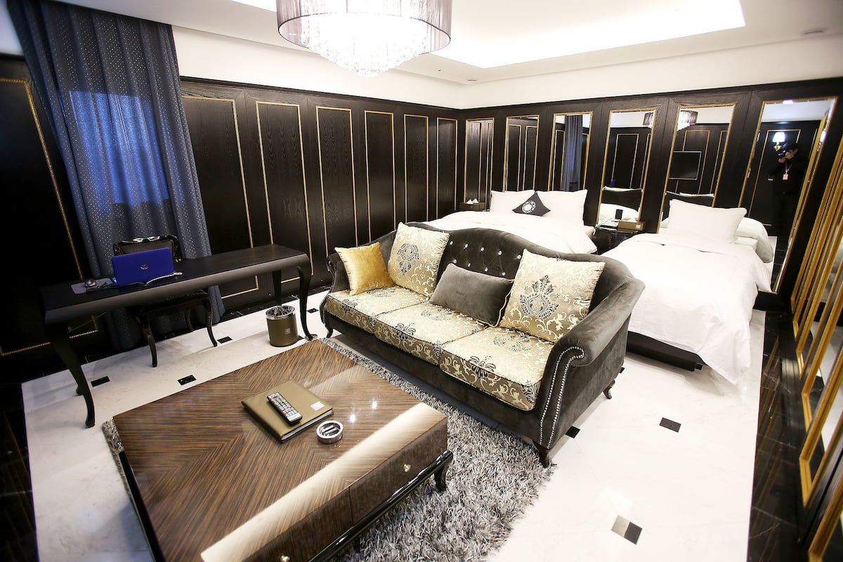 Royal-Suite | Hochwertige Bettwaren, Schreibtisch, schallisolierte Zimmer