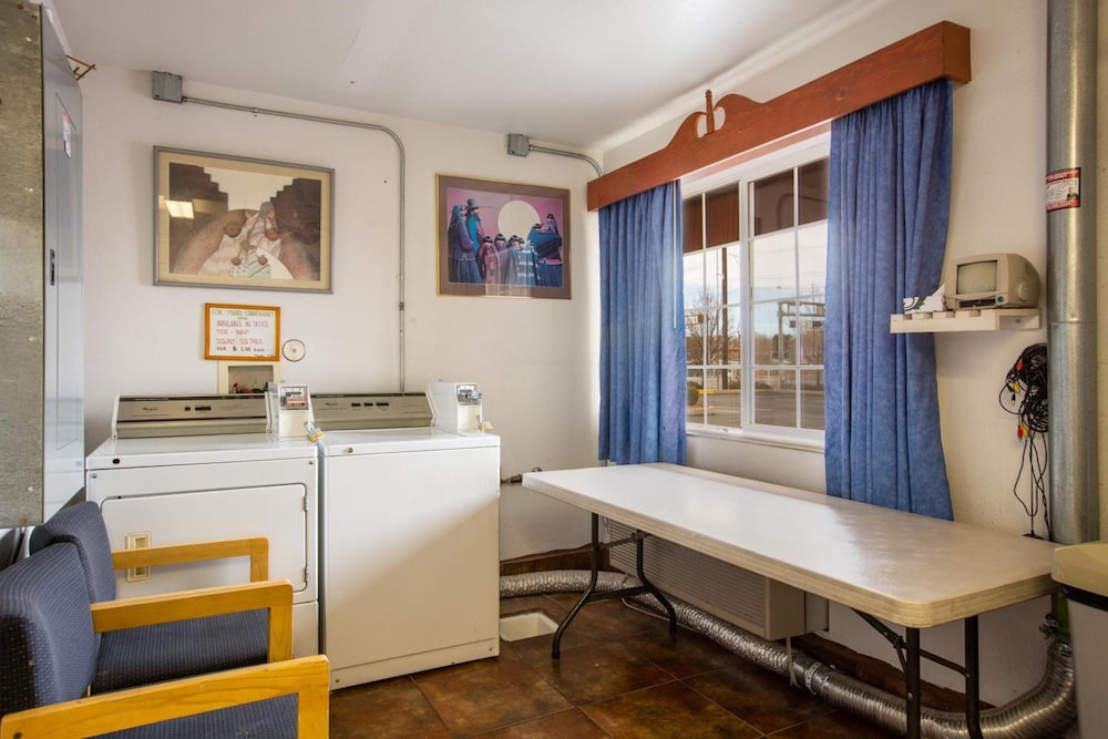 Sandia Peak Inn Old Town ABQ, a Howard Johnson by Wyndham by null