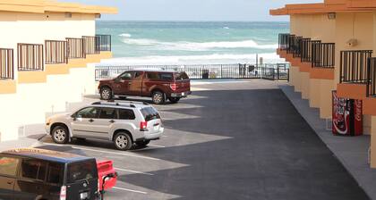 Grand Prix Motel on the Beach