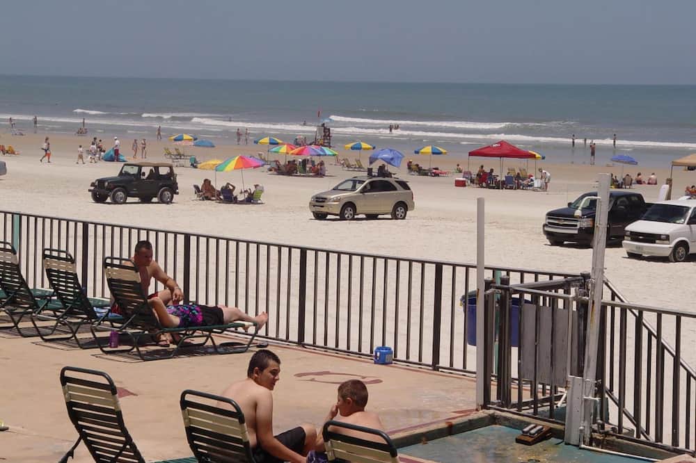 Grand Prix Motel on the Beach