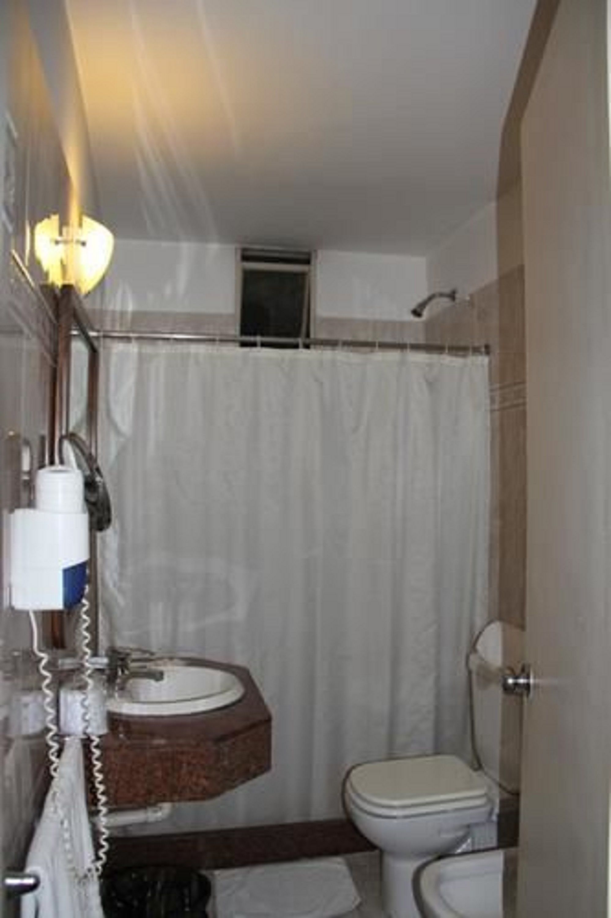 standard room | bathroom | shower, free toiletries, hair dryer, towels