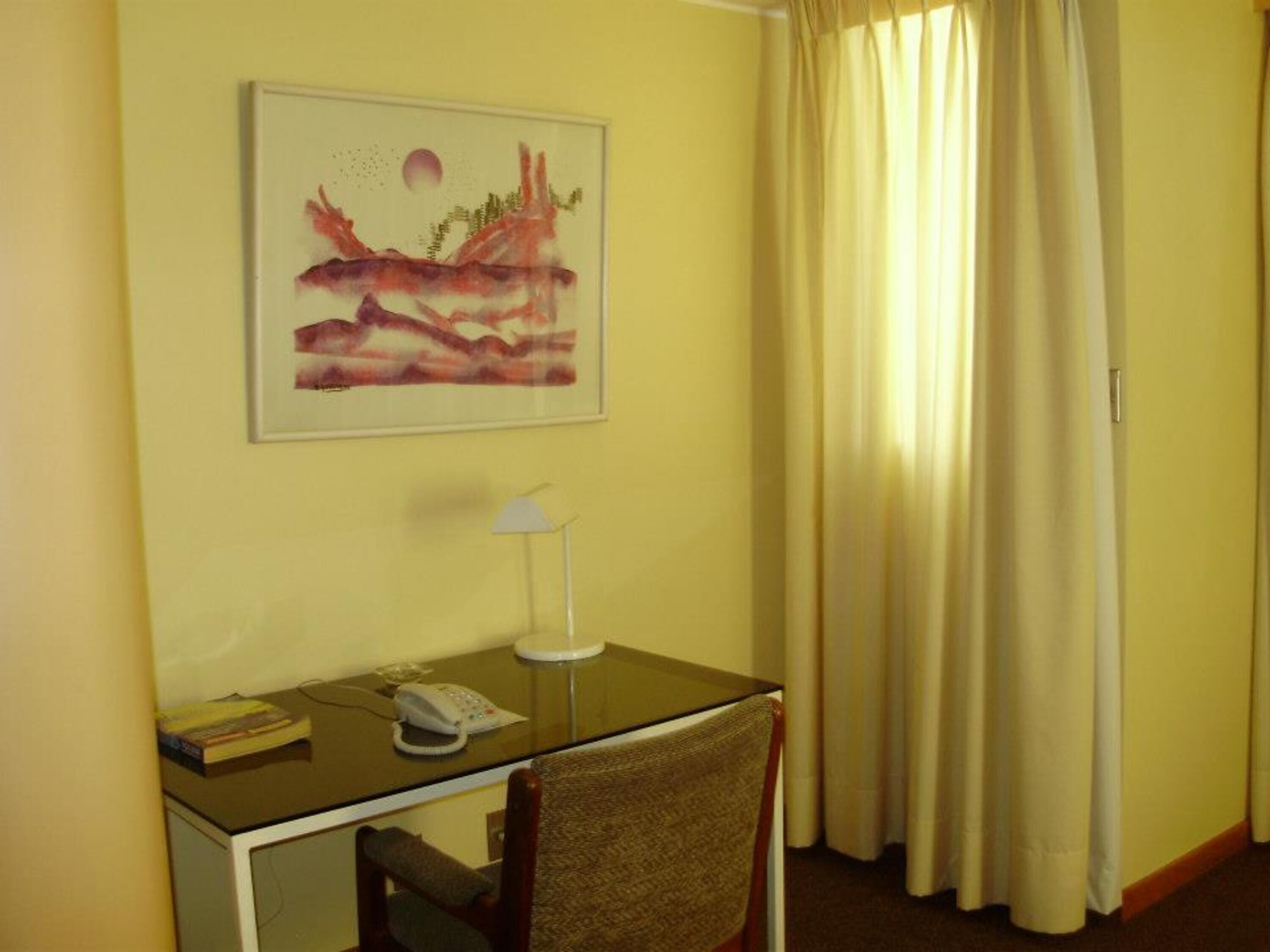executive room | 1 bedroom, minibar, in-room safe, desk
