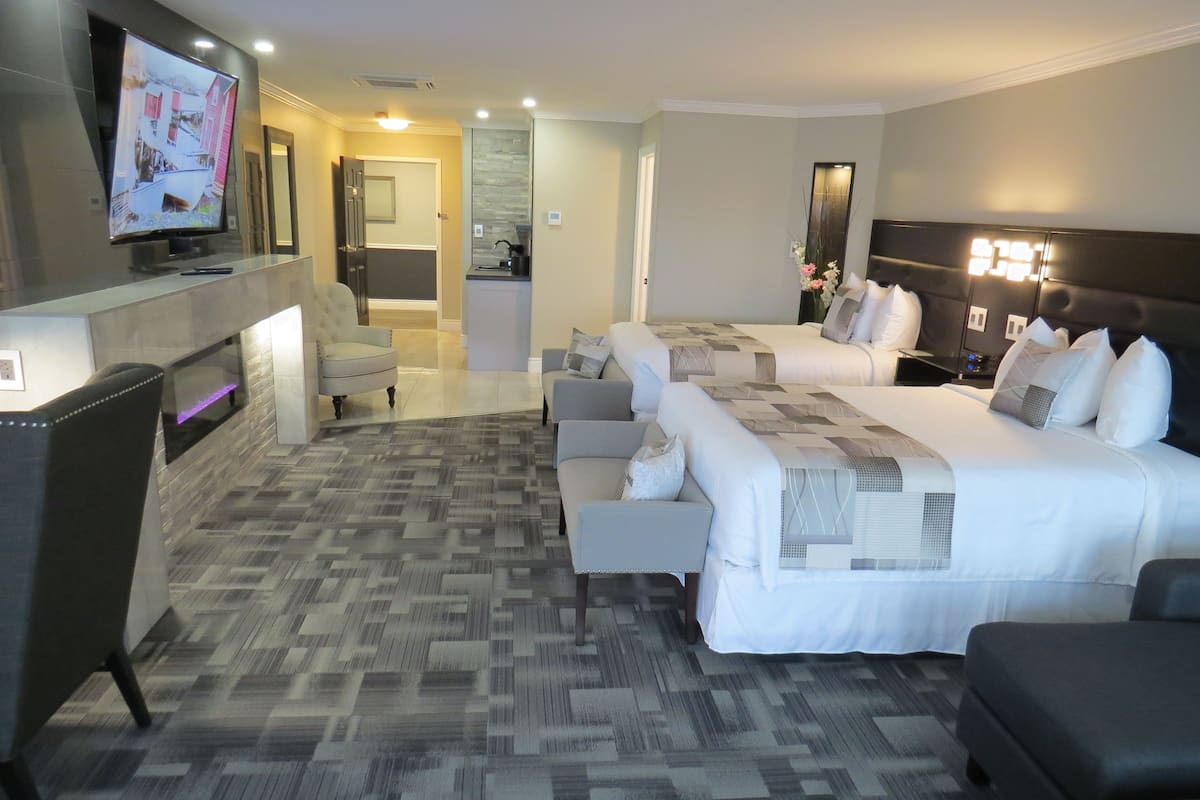 Family Studio | Blackout drapes, iron/ironing board, WiFi (free), individually decorated