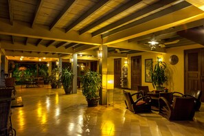 Interior - La Palmeraie. D'angkor (Siem Reap)