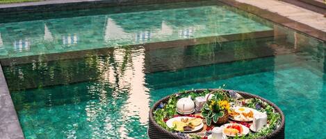 Outdoor pool, pool loungers