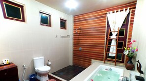 Separate bathtub and shower, deep-soaking bathtub, rainfall showerhead