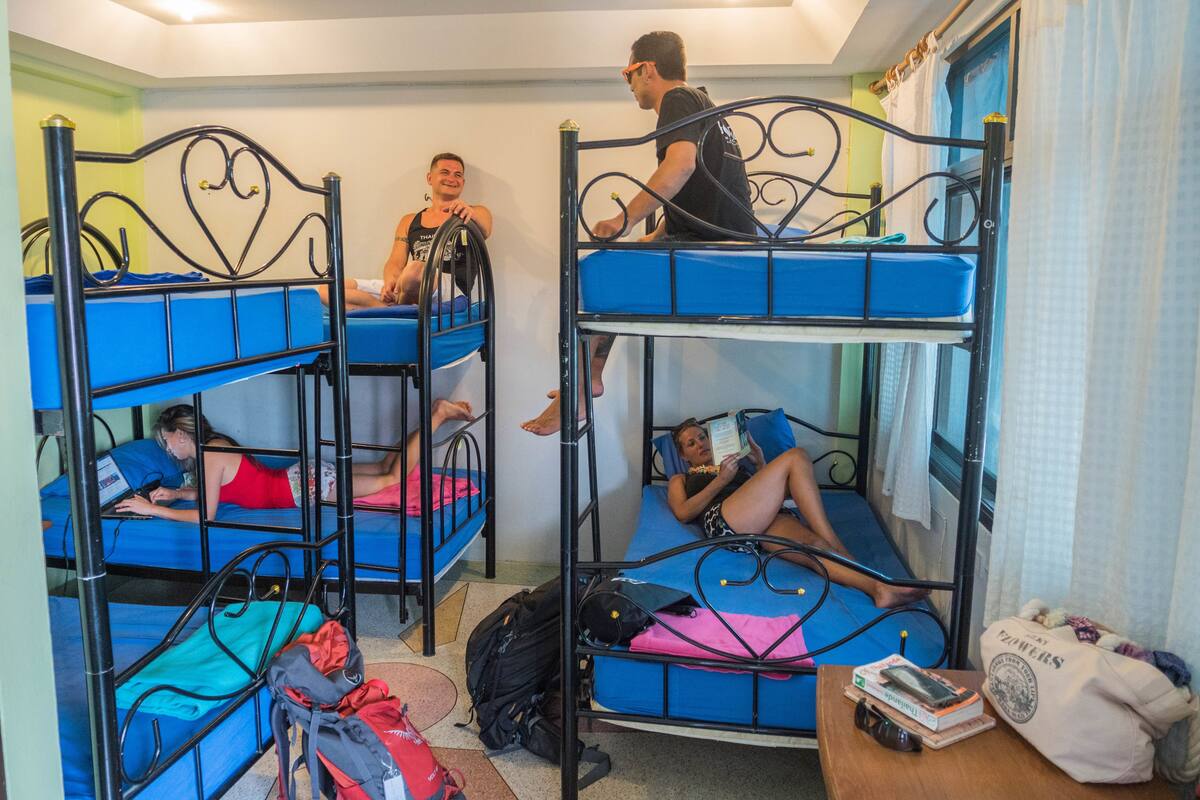 Quarto, em dormitório misto