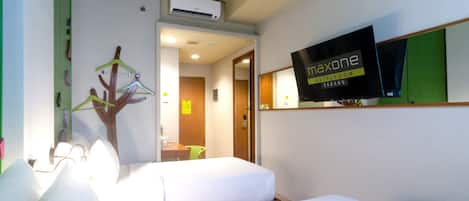 Max Happiness Room | Individually decorated, individually furnished, desk, soundproofing
