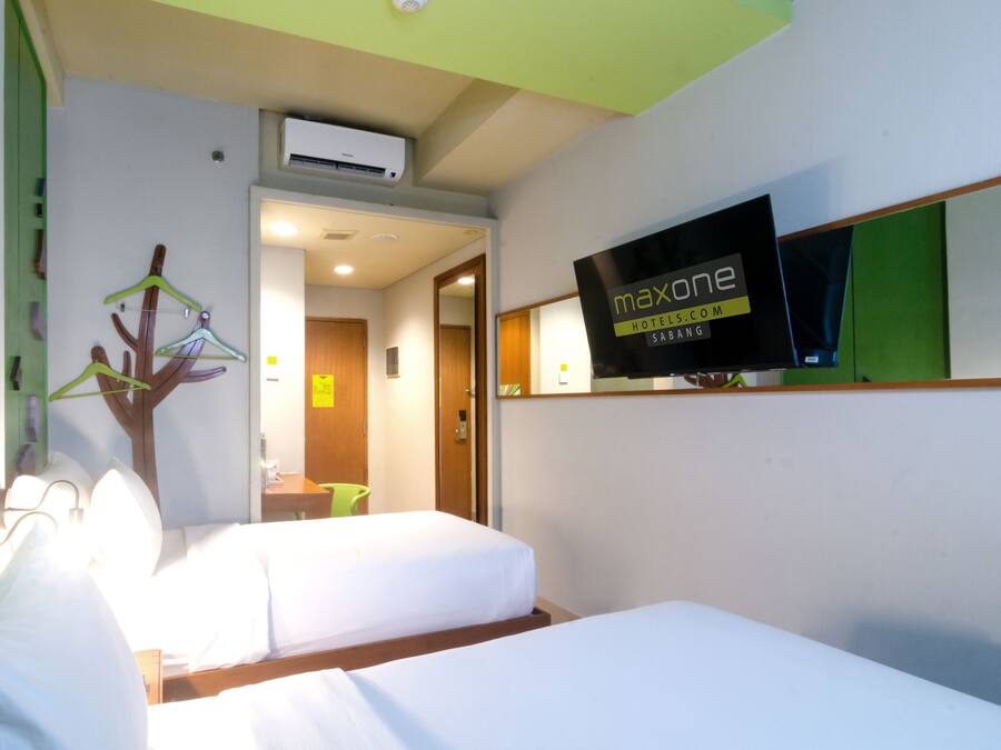 Max Happiness Room | Individually decorated, individually furnished, desk, soundproofing