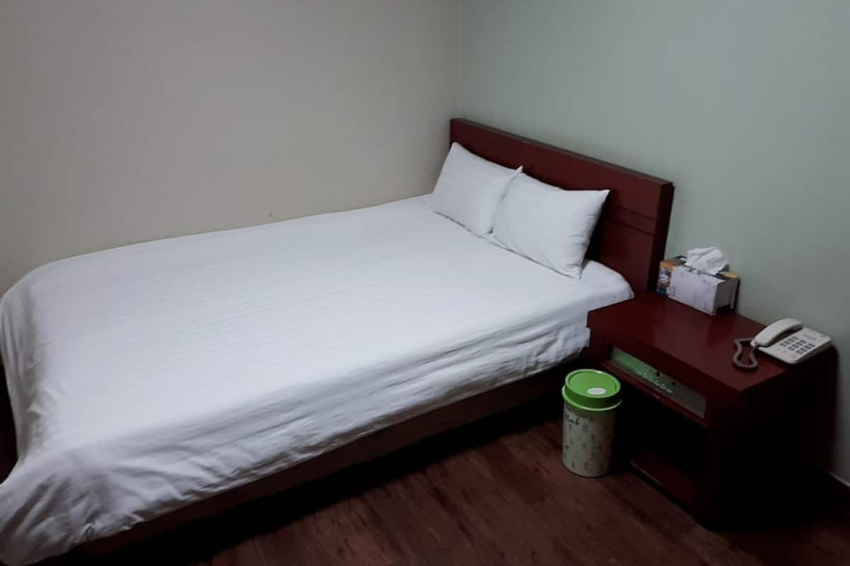 Standard Double Room | Blackout drapes
