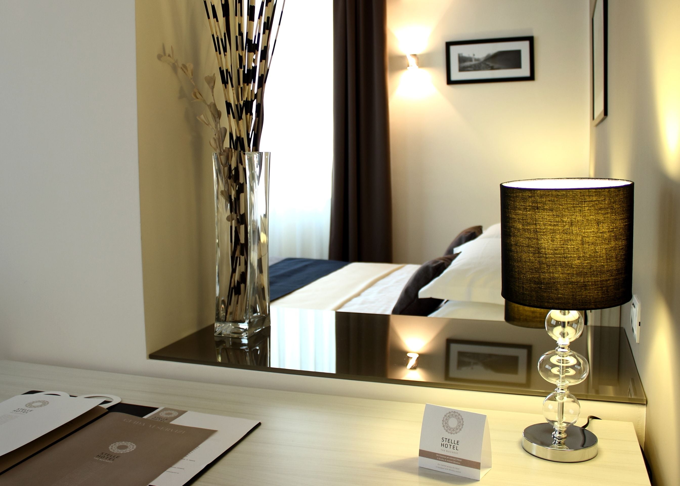Suite Business | Ropa de cama de alta calidad, minibar, caja fuerte y escritorio