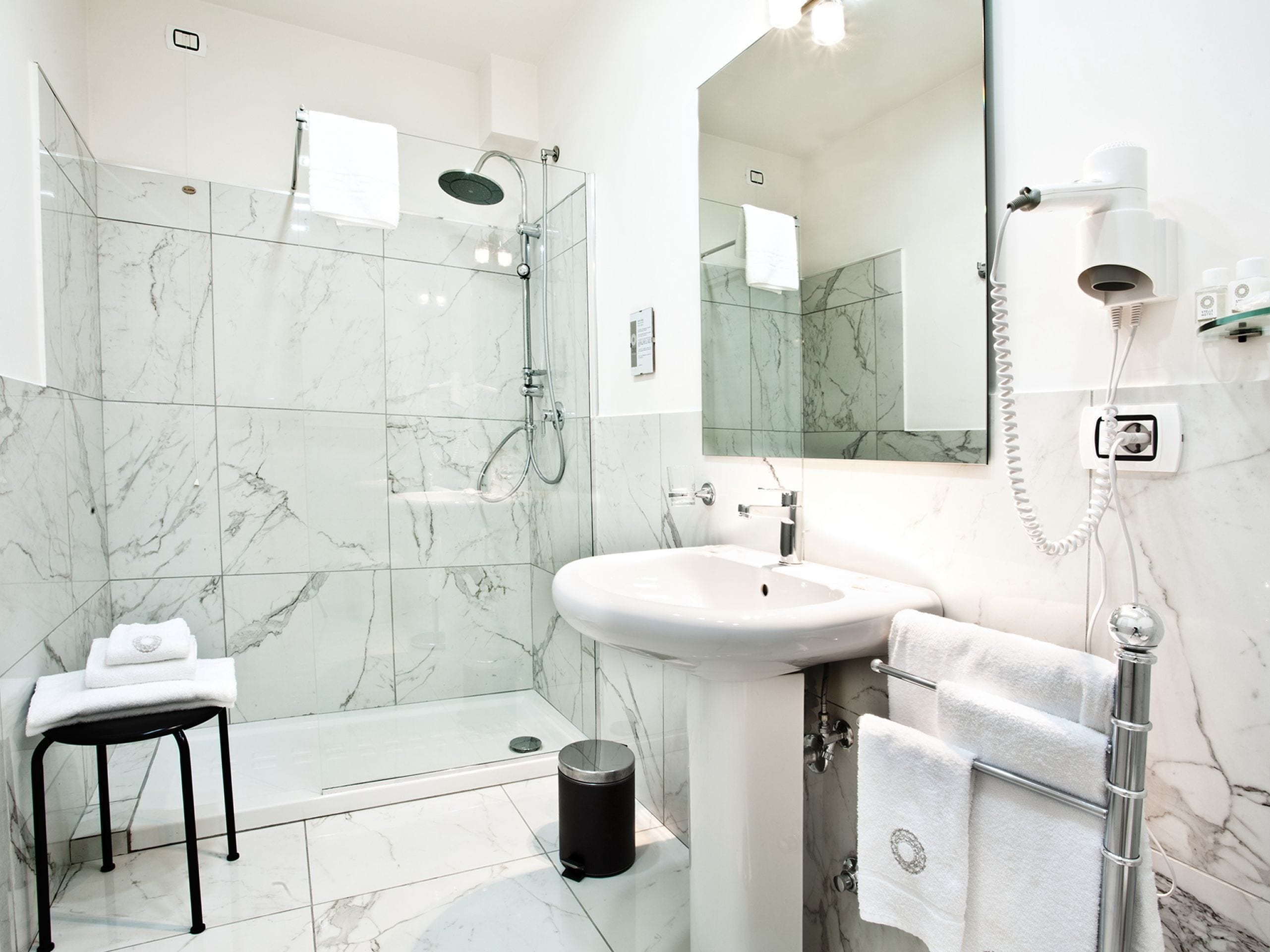 shower, rainfall showerhead, free toiletries, hair dryer