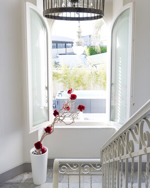 Staircase - Rosso di Sera Relais Tuscany (Pisa)