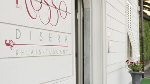 Front of property - Rosso di Sera Relais Tuscany (Pisa)