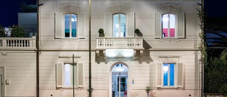 Front of property – evening/night