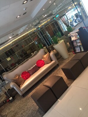 Sala de estar en el lobby
