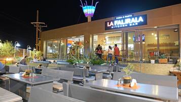 Daily continental breakfast (EUR 8 per person)