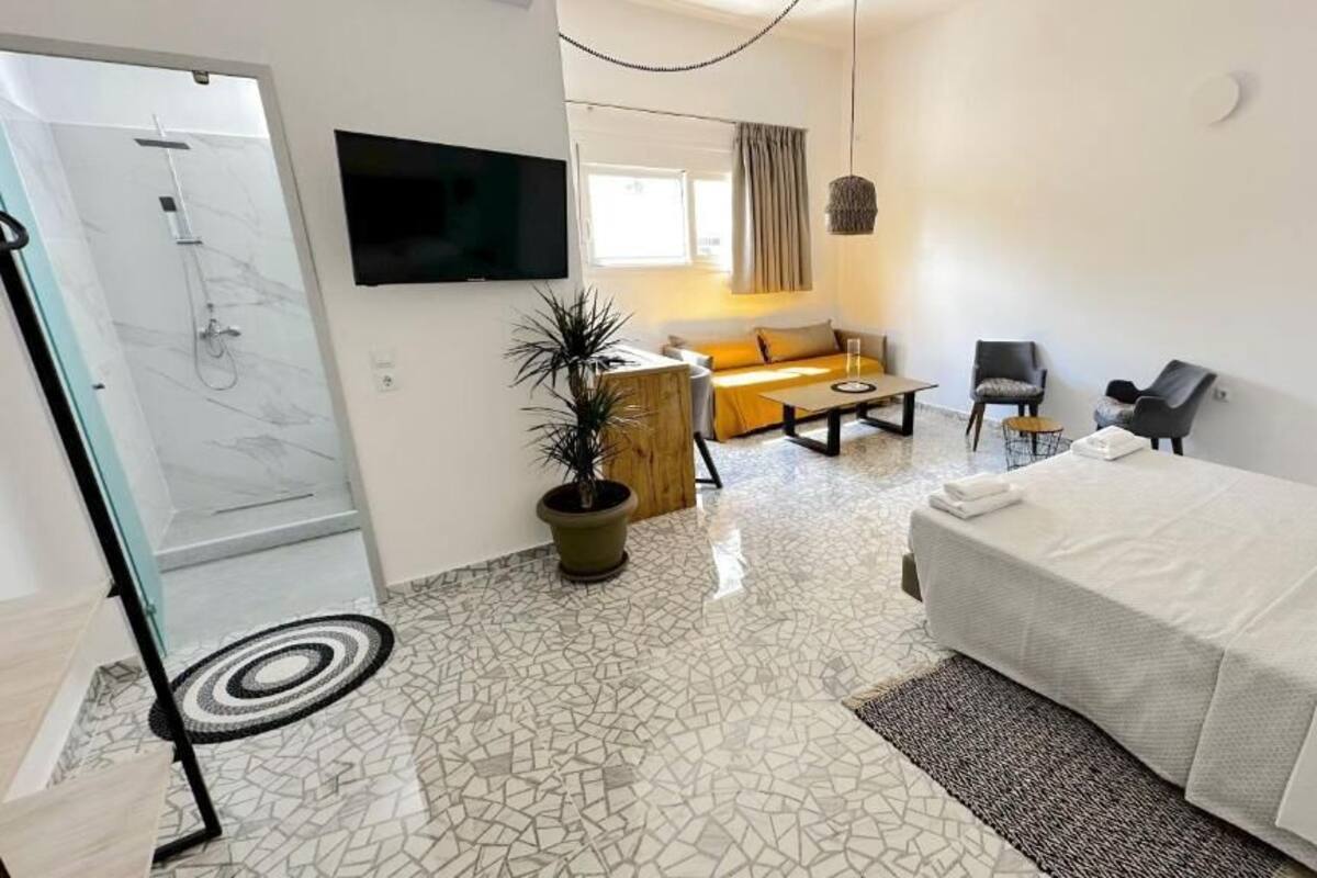 Caja de seguridad en la habitación, escritorio y insonorización 