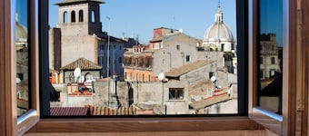 Navona Palace Luxury Inn