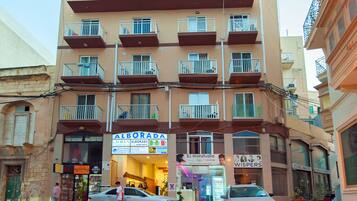 Fachada del alojamiento - Noche