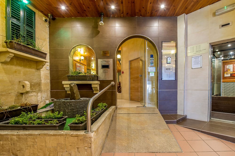 Alborada Aparthotel