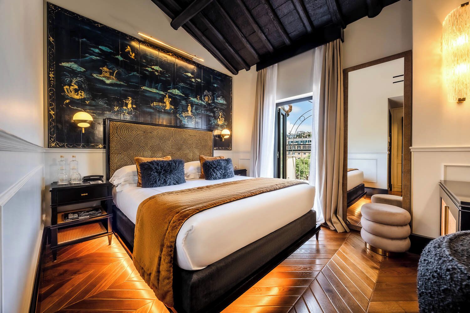 Quarto casal executivo, 1 cama King, sacada, vista para a cidade | Roupas de cama premium, edredons de pluma, cofres nos quartos