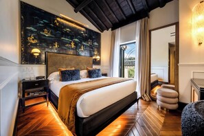 Executive Double Room, 1 King Bed, Balcony, City View | Premium bedding, down comforters, in-room safe, desk - Torre Argentina Relais (Rome)