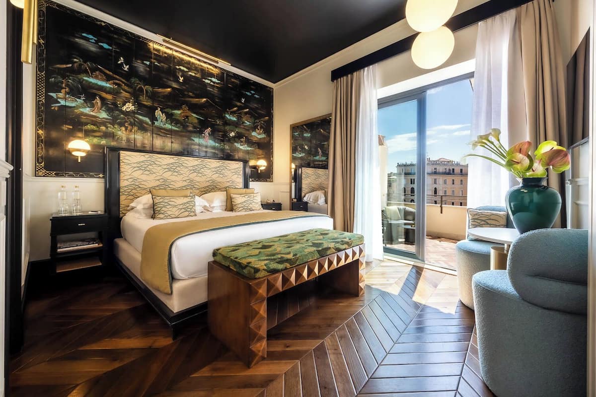 Executive Double Room, 1 King Bed, Balcony, City View | Premium bedding, down comforters, in-room safe, desk