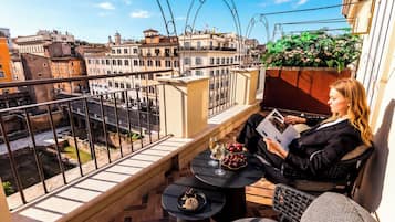 Quarto casal executivo, 1 cama King, sacada, vista para a cidade | Terraço/pátio