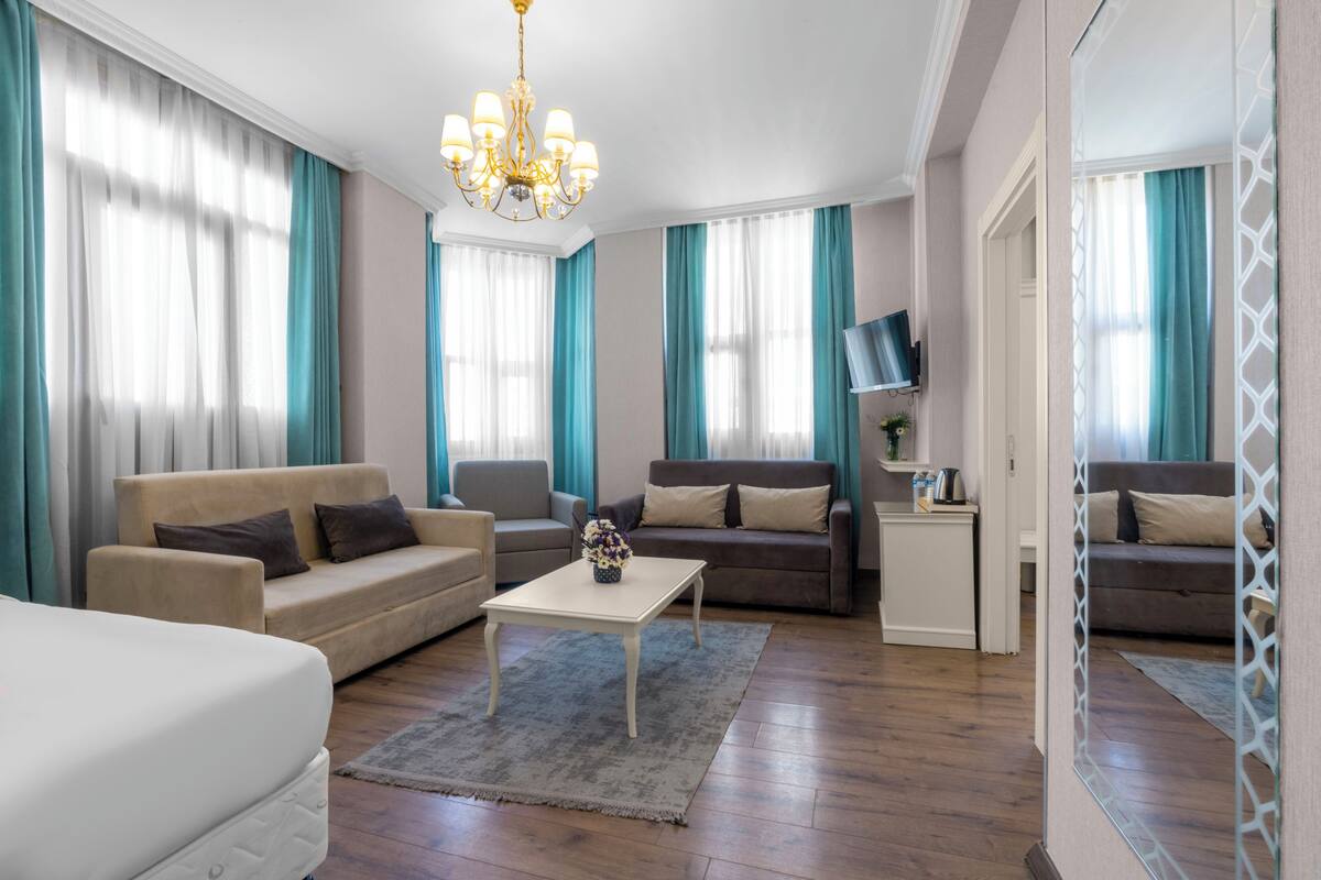 Suite exclusiva | 1 habitación, minibar y caja de seguridad en la habitación