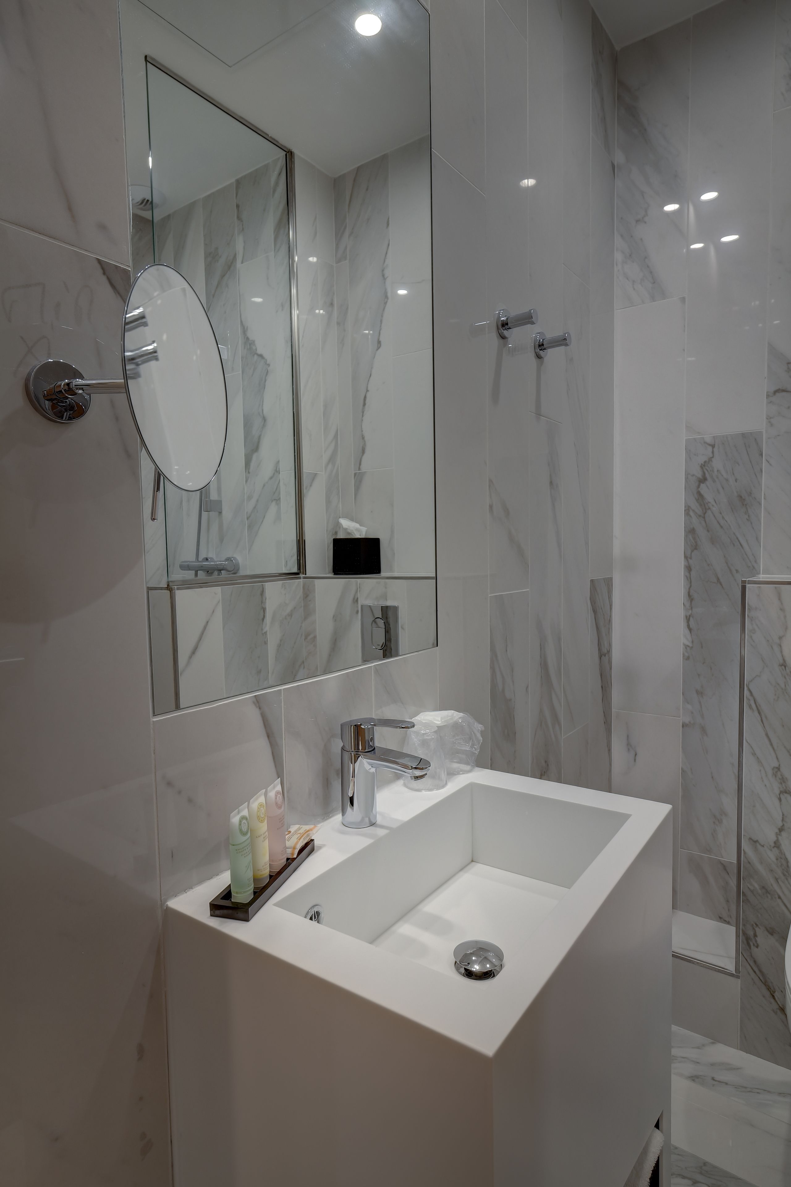 classic room, 1 single bed, non smoking | bathroom | shower, eco-friendly toiletries, hair dryer, towels