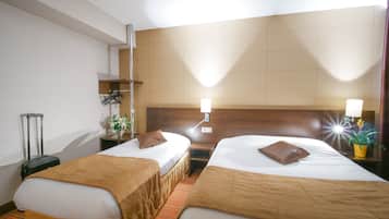 Premium bedding, desk, free WiFi