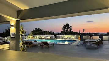 Seasonal outdoor pool