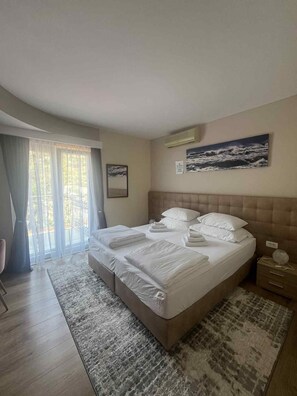 Fer et planche à repasser, Wi-Fi gratuit, draps fournis