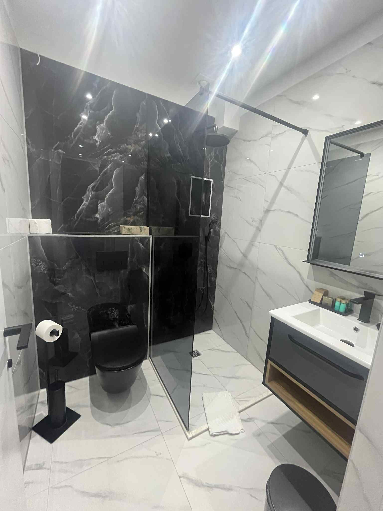 Double or Twin Room, Balcony, Mountain View | Bathroom | Shower, free toiletries, hair dryer, towels