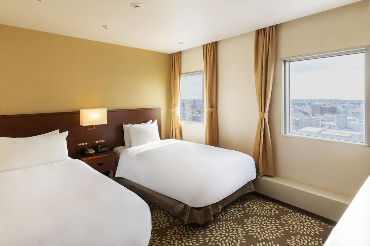 Coffres-forts dans les chambres, bureau, rideaux occultants